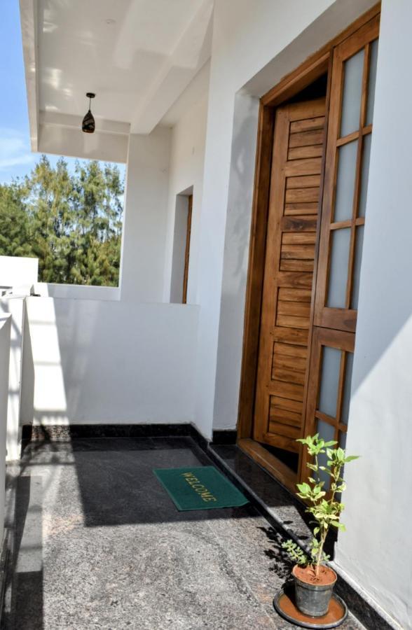 Dkv Beach View Bahur Dış mekan fotoğraf