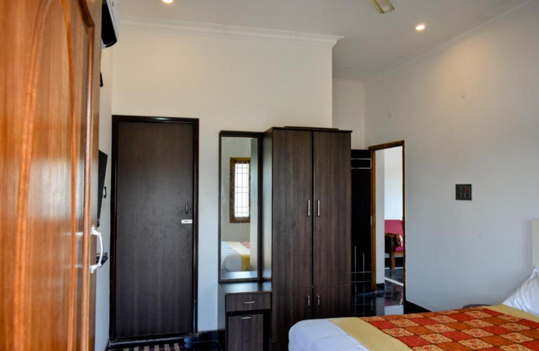 Dkv Beach View Bahur Dış mekan fotoğraf